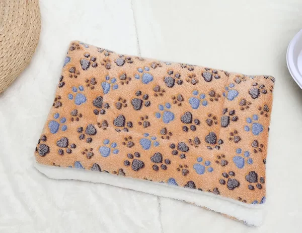Paw Blanket - 81 x 62 CM